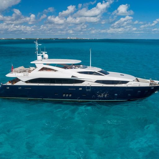 PICCOLO charter specs and number of guests