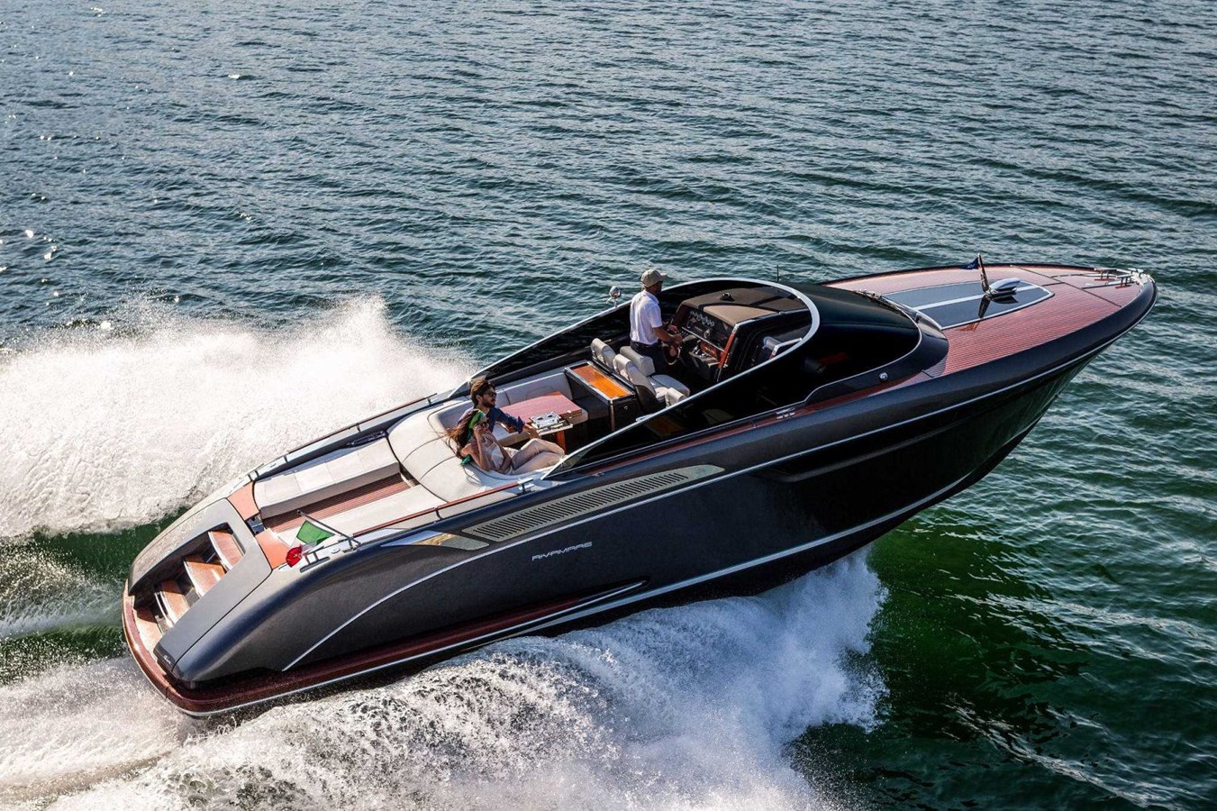 RIVA 38 RIVAMARE charter specs and number of guests