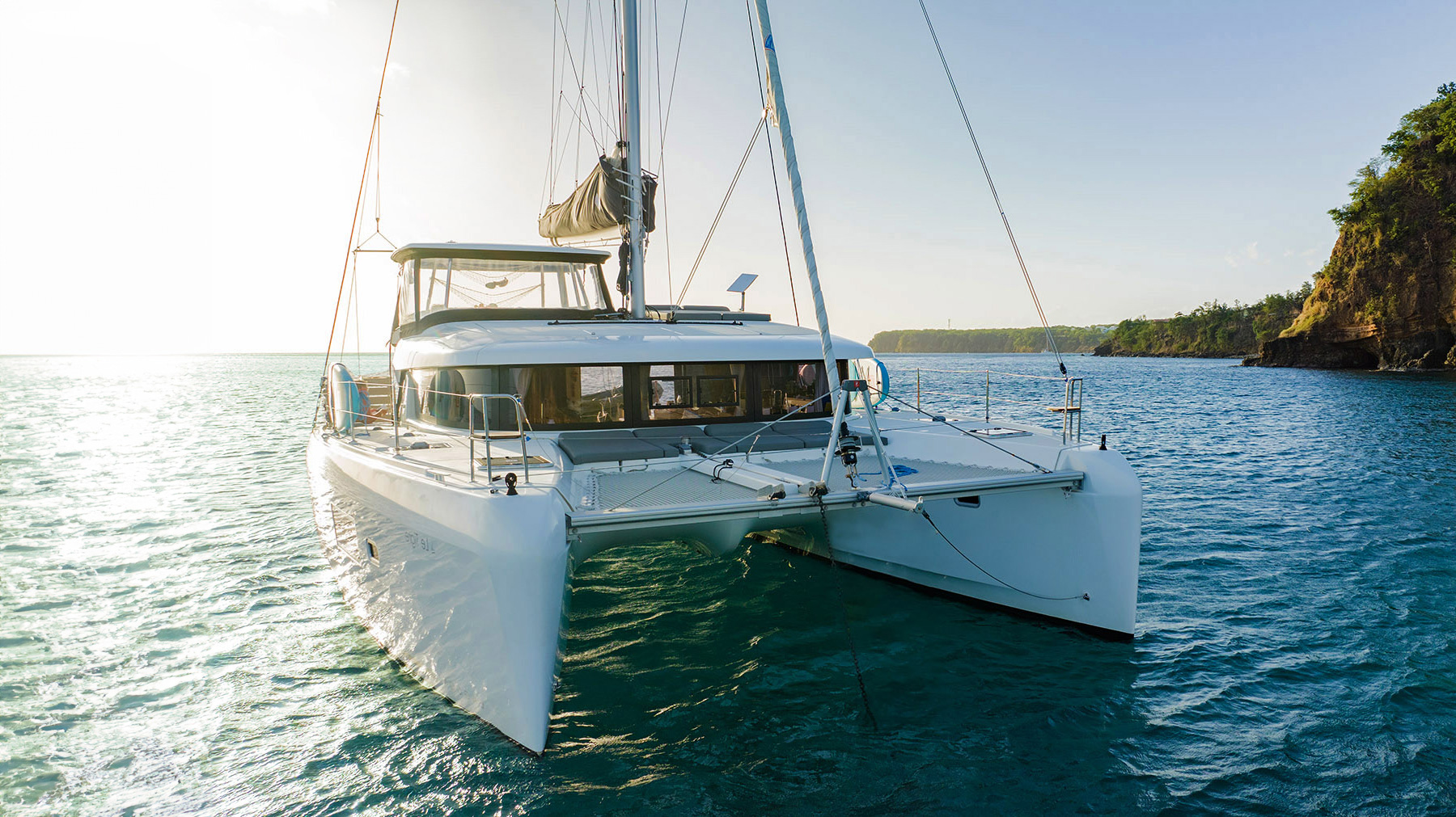 LE TIGRE charter specs and number of guests