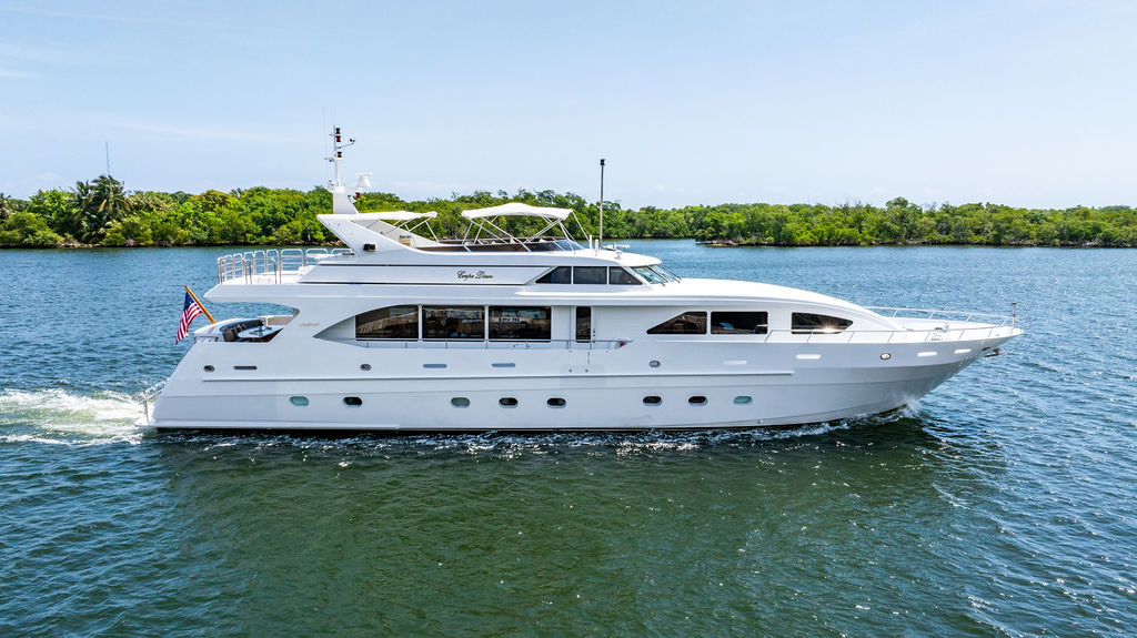 CARPE DIEM charter specs and number of guests