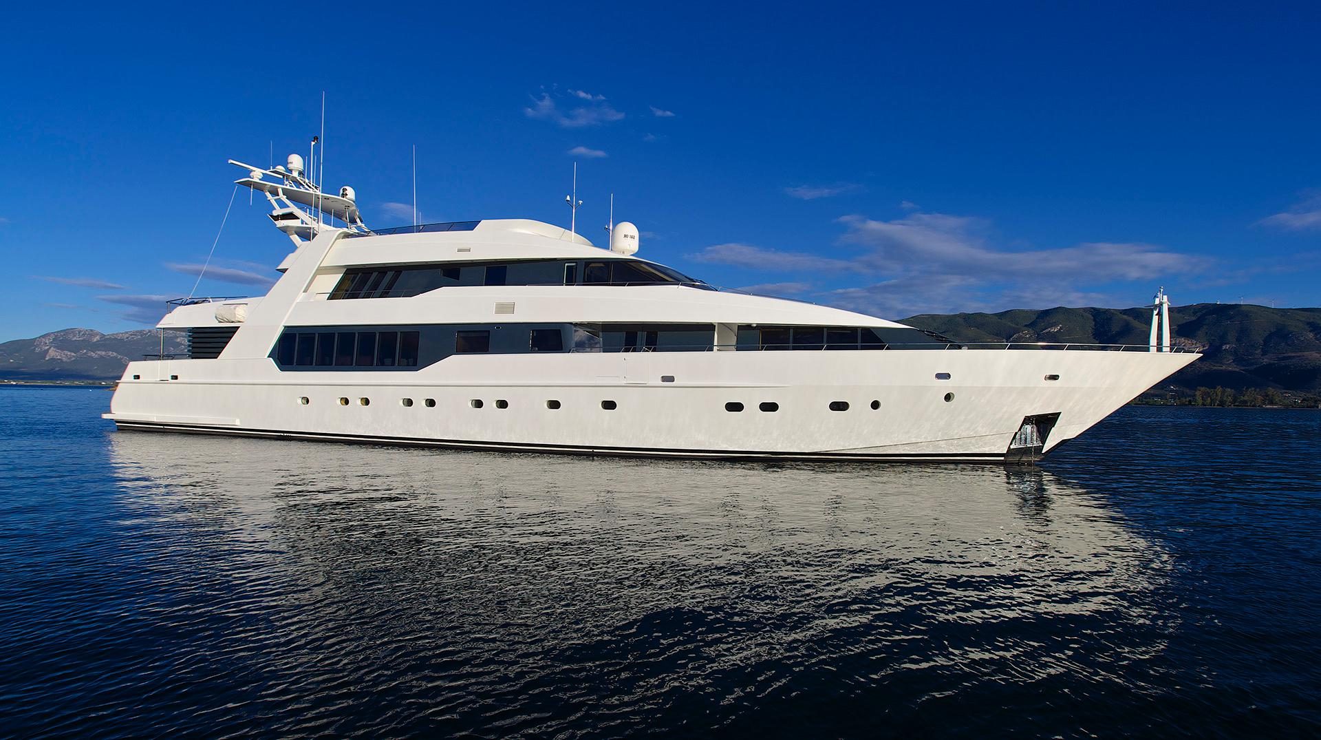 O’LEANNA yacht Charter Brochure