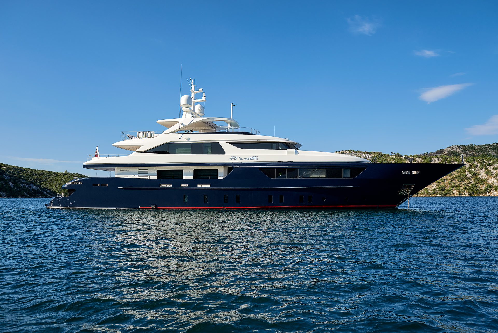 REVE D’OR charter specs and number of guests