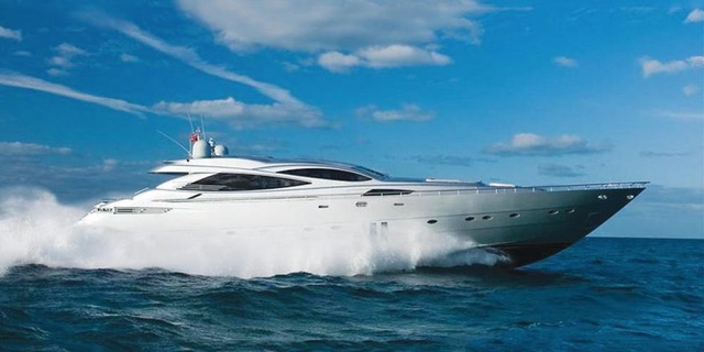CARCHARIAS charter specs and number of guests