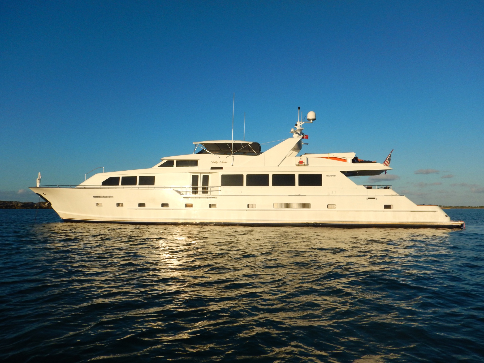 Broward 110 charter specs and number of guests