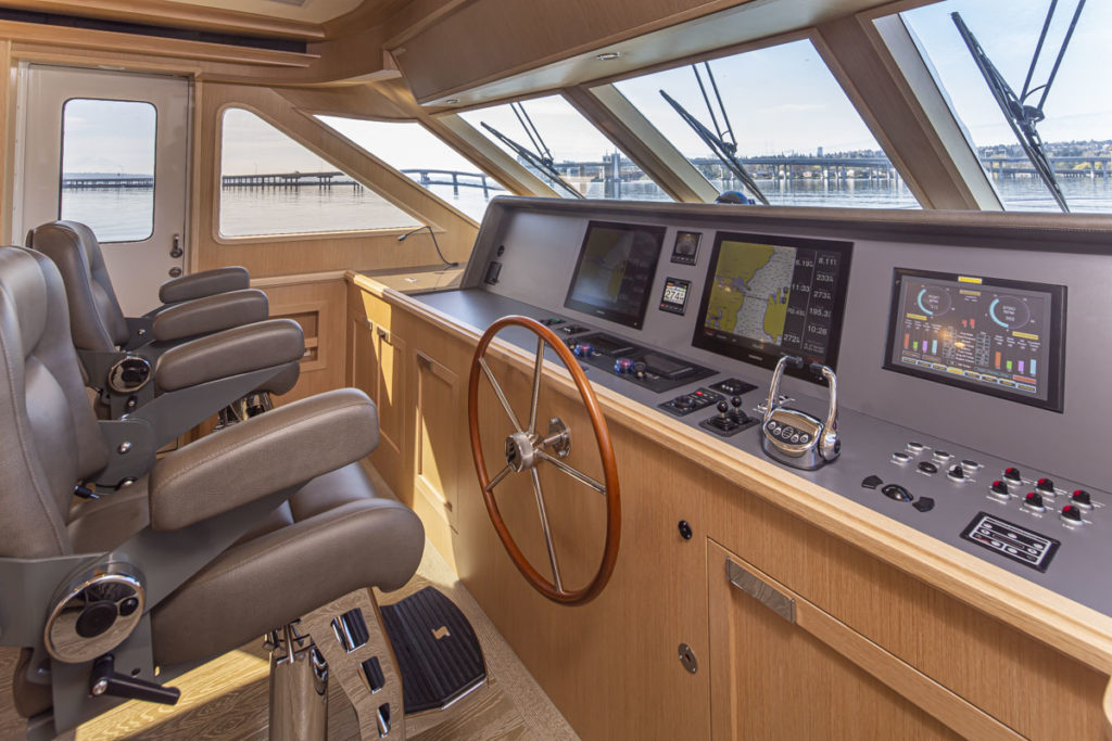92′ Paragon Cockpit yacht