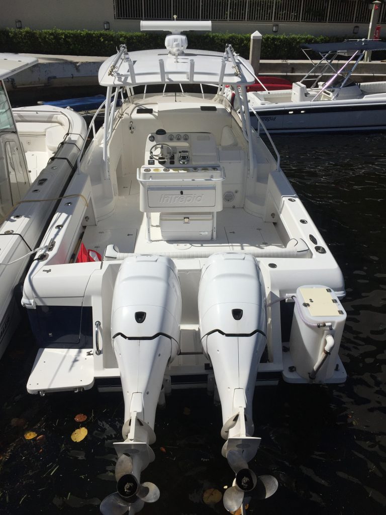 35′ Intrepid Walkaround yacht