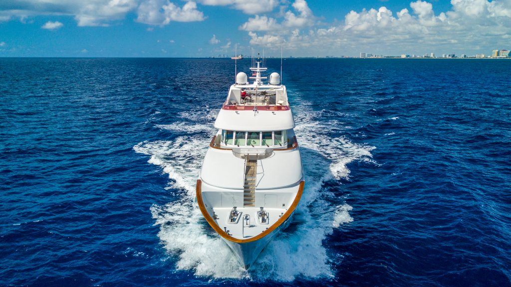 RELENTLESS yacht