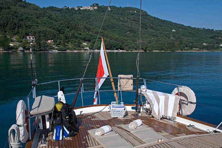TIGA BELAS yacht
