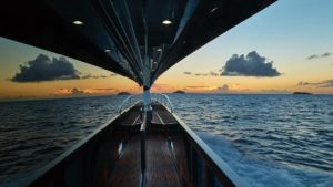 how to charter a yacht